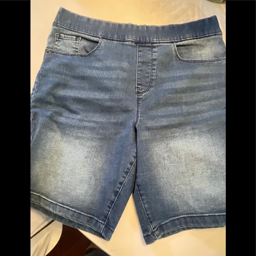 DJNY ladies pull on shorts